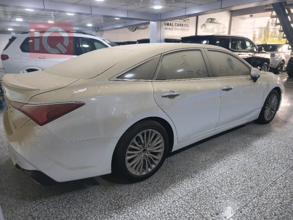 تويوتا أفالون